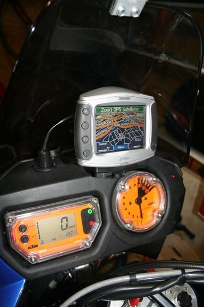 8 GPS & voedingkabel (Medium).JPG