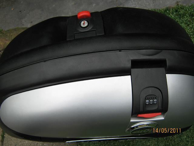 givi koferset met rek KTM990 close up.JPG