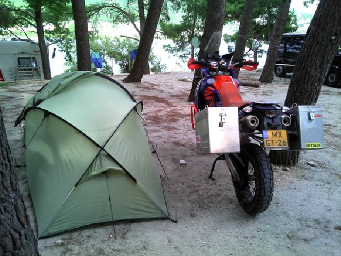 Camping Split-BorderMaker.jpg