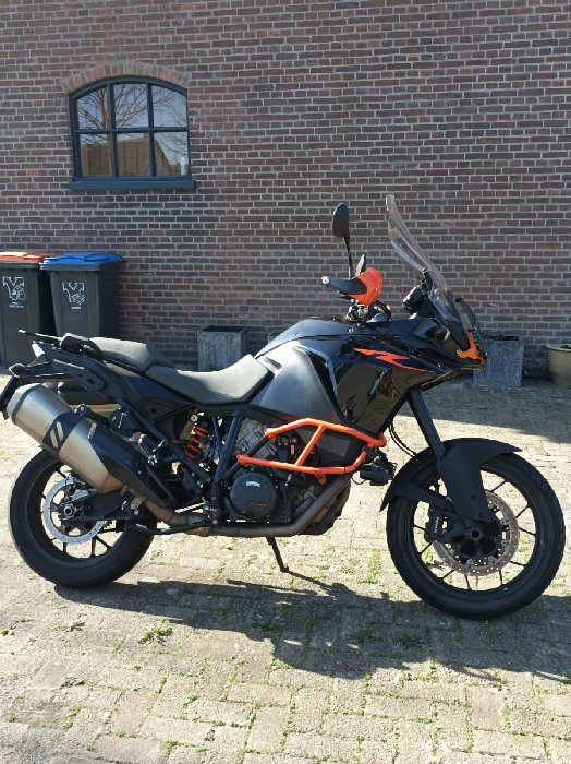 ktm 1050.jpg