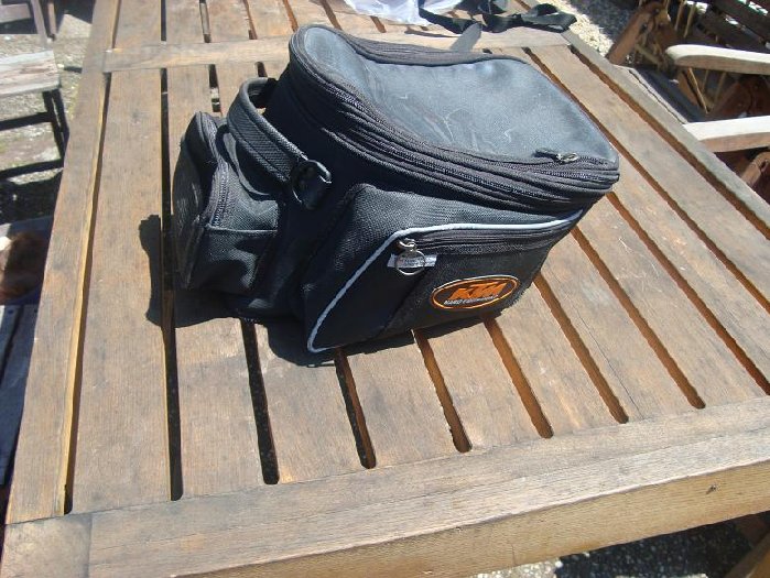 tanktas ktm.JPG